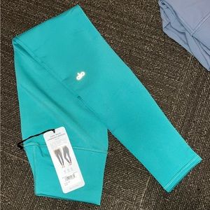 HIGH-WAIST
AIRBRUSH LEGGING